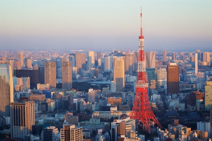 Tokyo cityscape with the iconic Tokyo Tower, home to our high-speed Japanese data center providing reliable hosting across Asia Pacific.